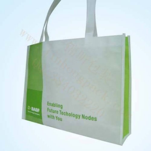 环保袋的英文怎么说——environment-friendly bags;